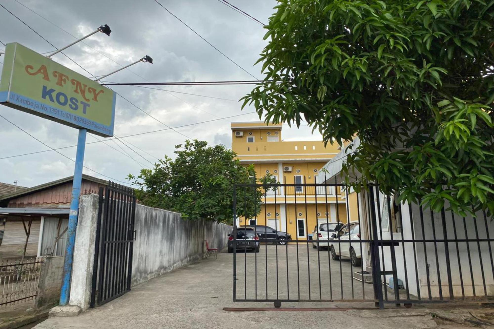 Oyo Life Afny Kost 1 Hotel Палембанг Екстериор снимка