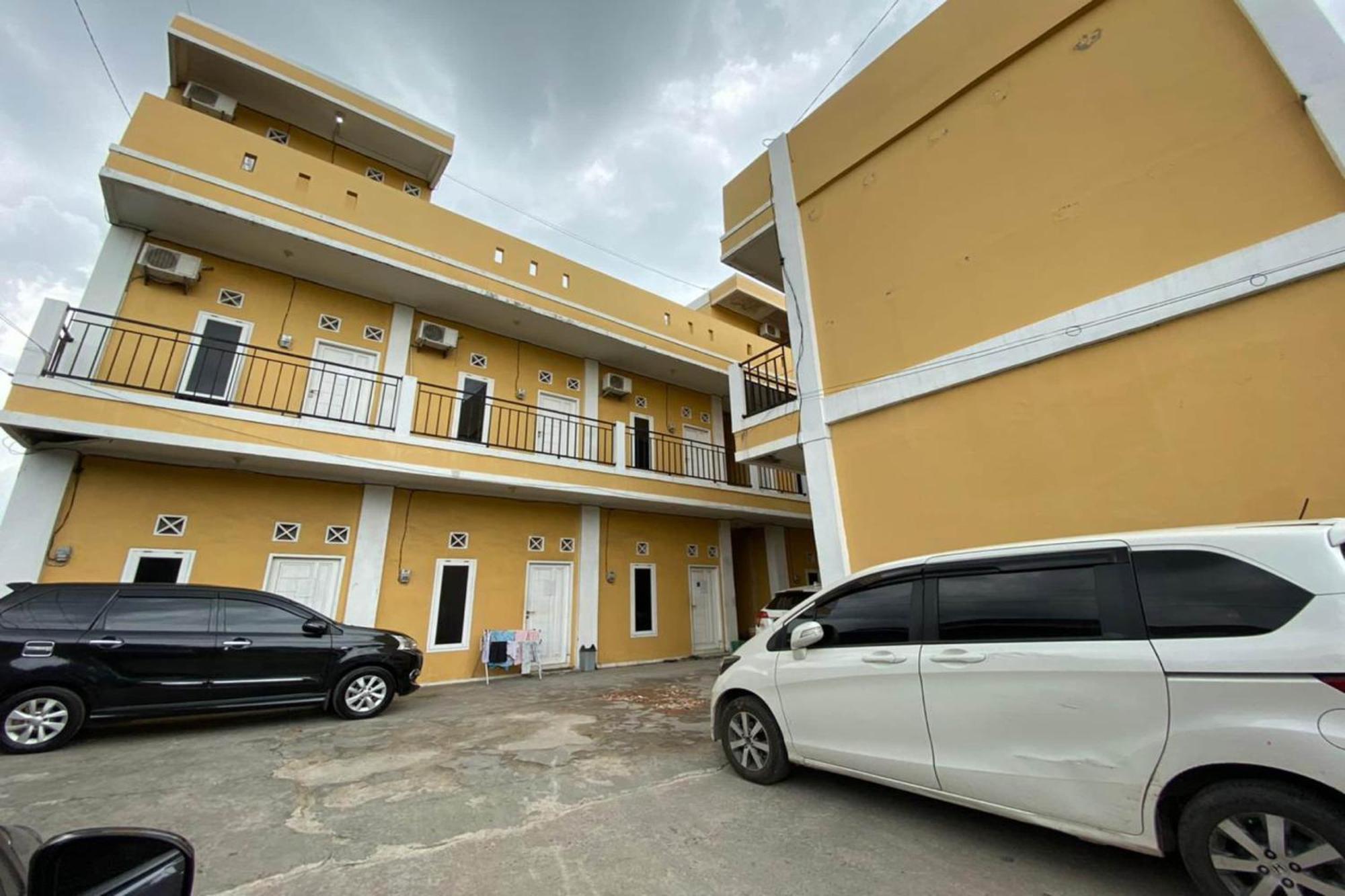 Oyo Life Afny Kost 1 Hotel Палембанг Екстериор снимка